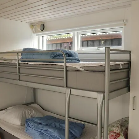 Semesterbostad Four-bedroom Holiday In *